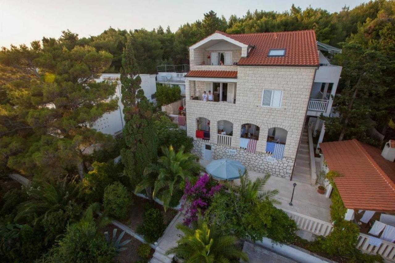 Kiki'S Haven By Villa Kristonia ฮวาร์ ภายนอก รูปภาพ